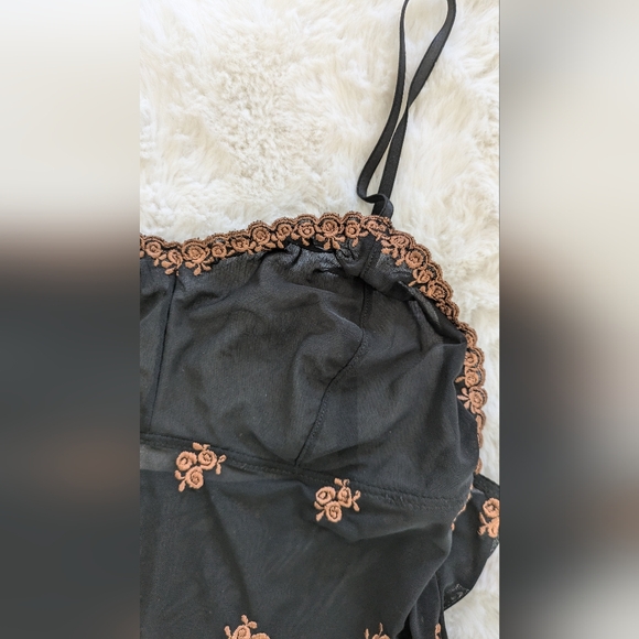 Vtg Embroidered Rose and Mesh Camisole - Picture 2 of 3